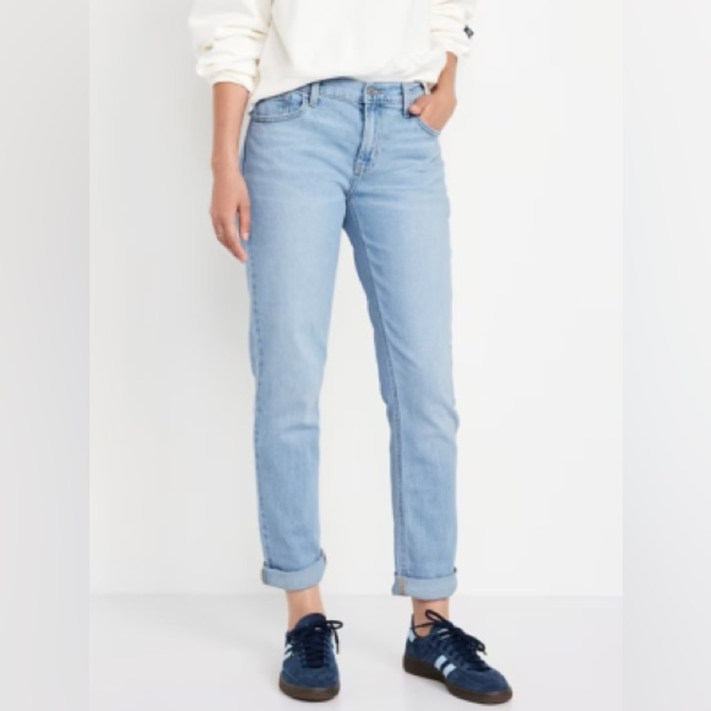 Old Navy Mid-Rise Wow Boyfriend Straight Jeans (Short Inseam)